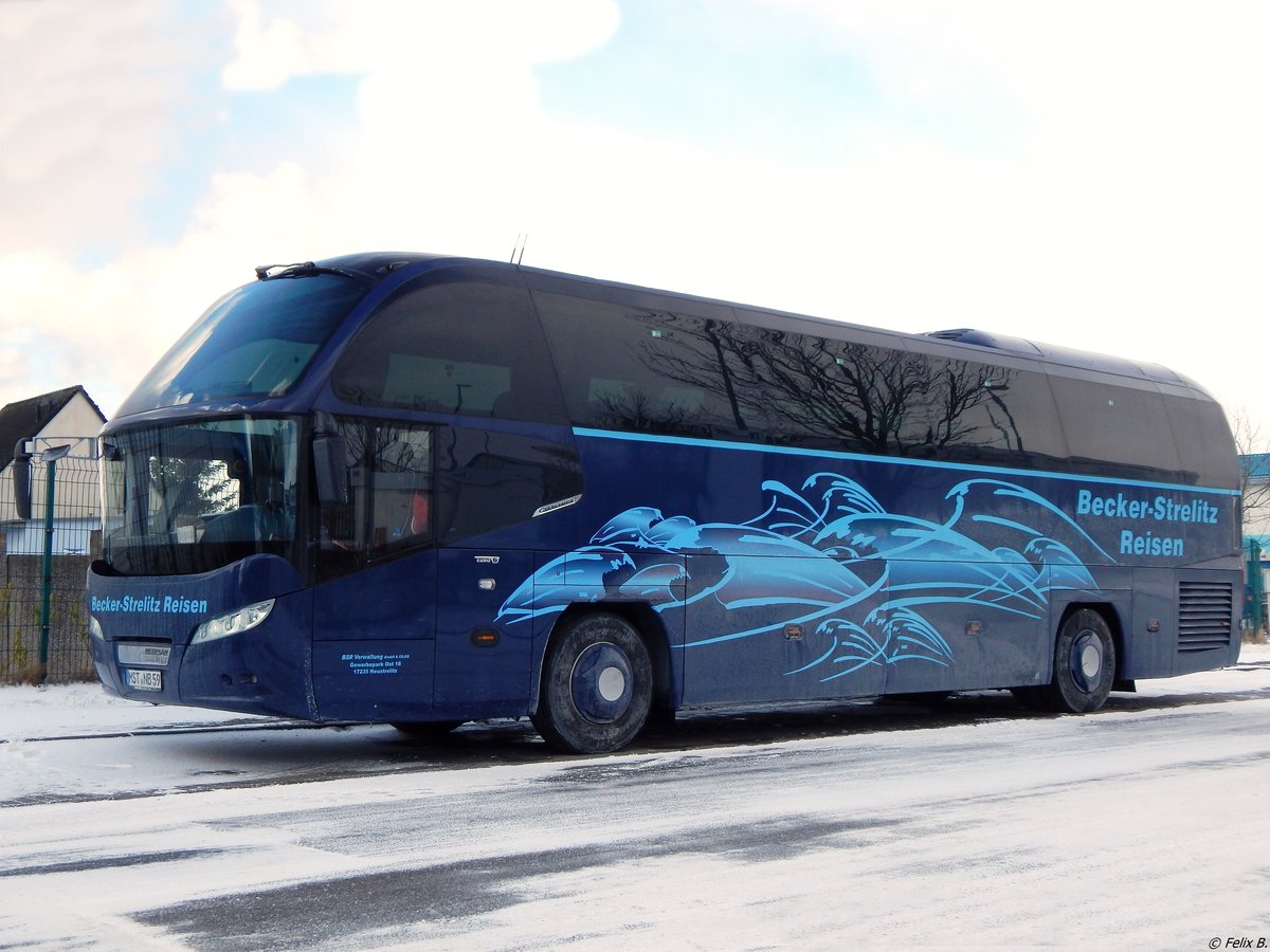 Neoplan Cityliner von Becker-Strelitz-Reisen aus Deutschland in Sassnitz.