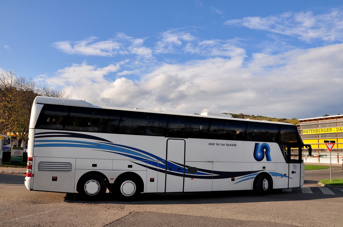 Neoplan Cityliner vom Beckinger Reisedienst aus der BRD am 21.10.2014 in Krems.