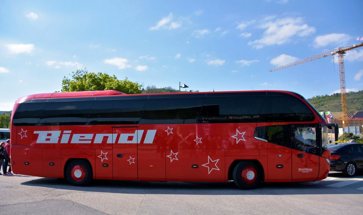 Neoplan Cityliner von Biendl Reisen aus der BRD in Krems.