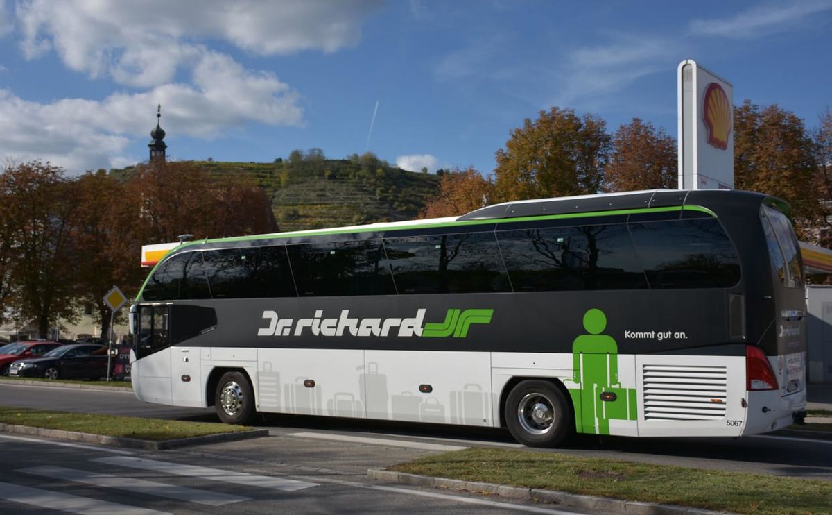 Neoplan Cityliner von Dr. Richard Reisen aus Wien 10/2017 in Krems.