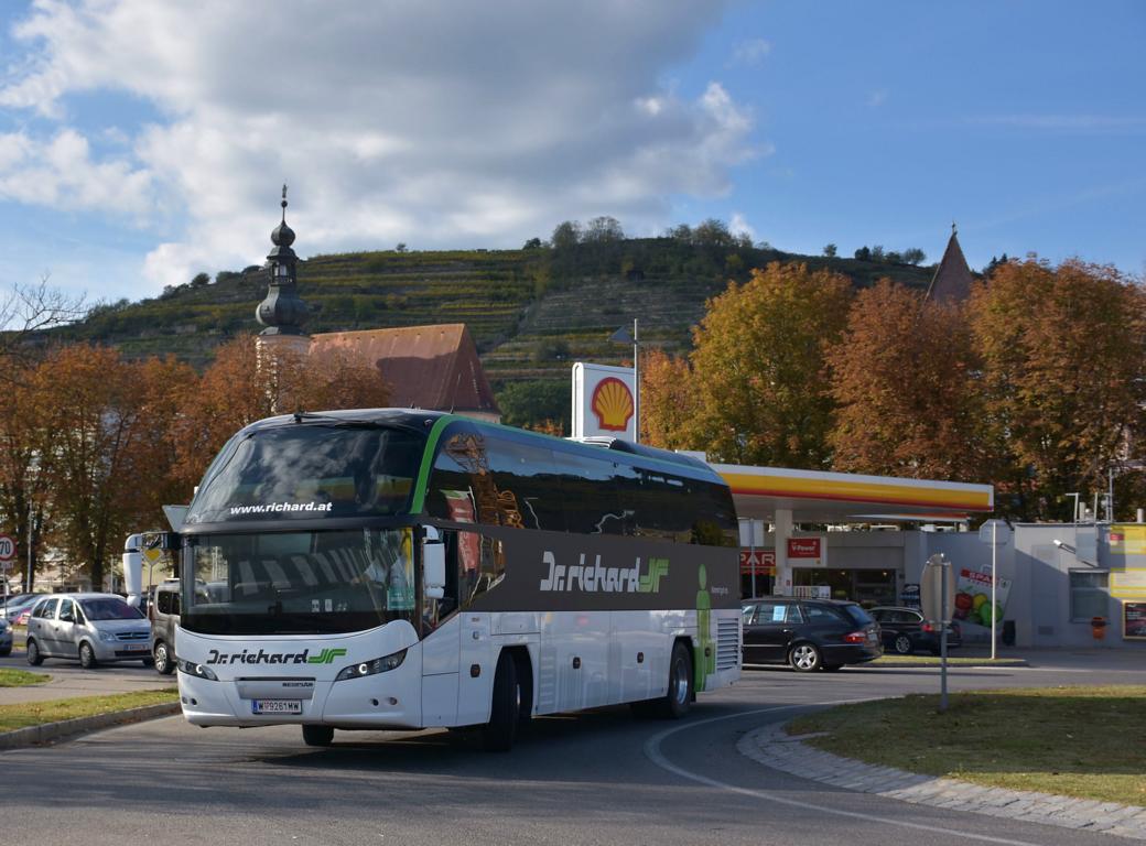 Neoplan Cityliner von Dr. Richard Reisen aus Wien 10/2017 in Krems.