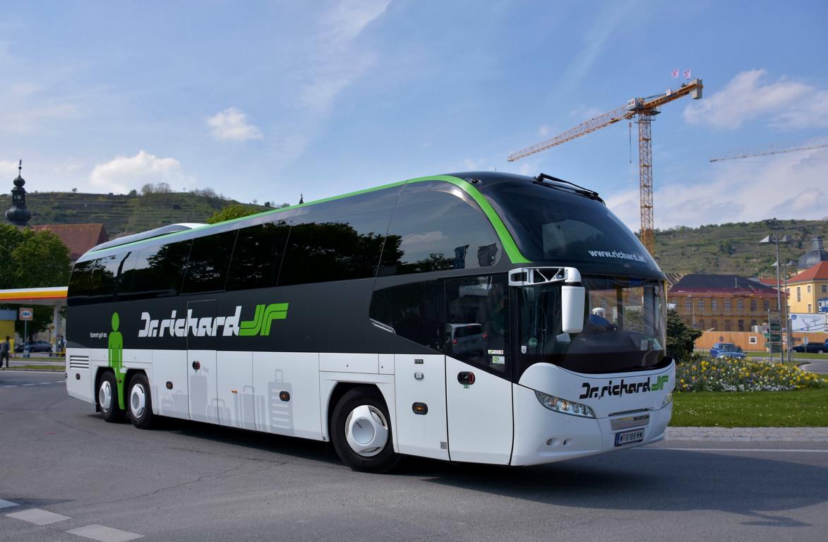 Neoplan Cityliner von Dr. Richard Risen aus Wien in Krems.