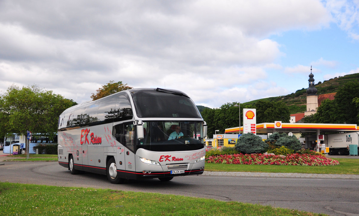 Neoplan Cityliner von EK Reisen aus der BRD in Krems unterwegs.