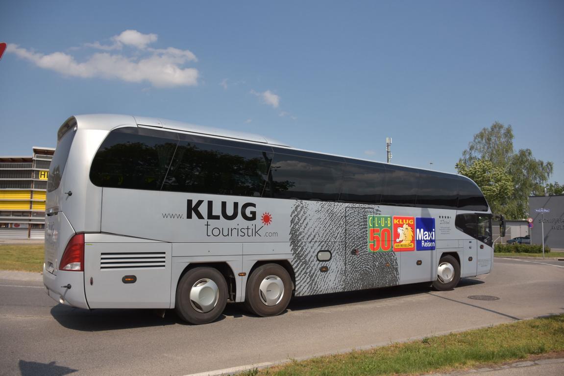 Neoplan Cityliner von ERNST Reisen-Klug Touristik aus sterreich im Mai 2018 in Krems.