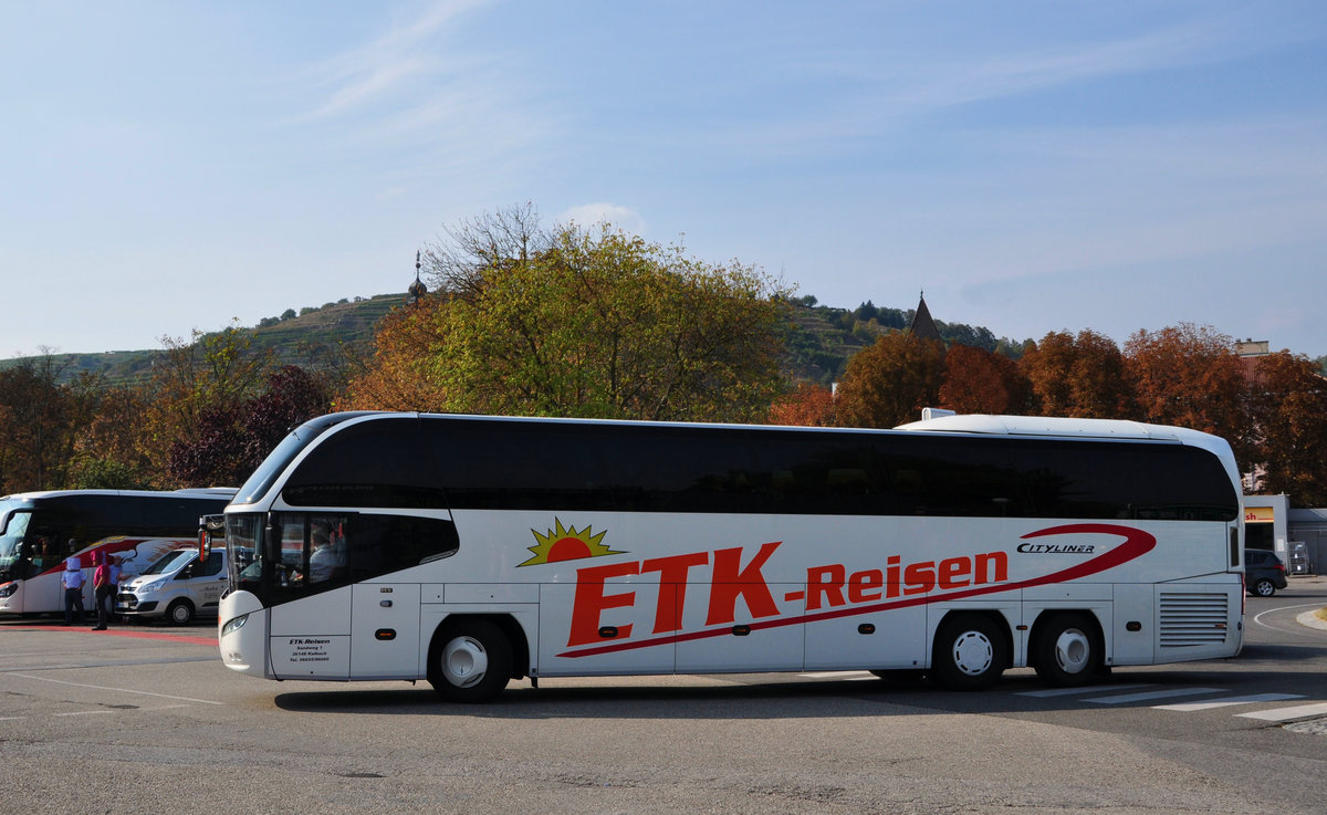 Neoplan Cityliner von ETK Reisen aus der BRD in Krems.