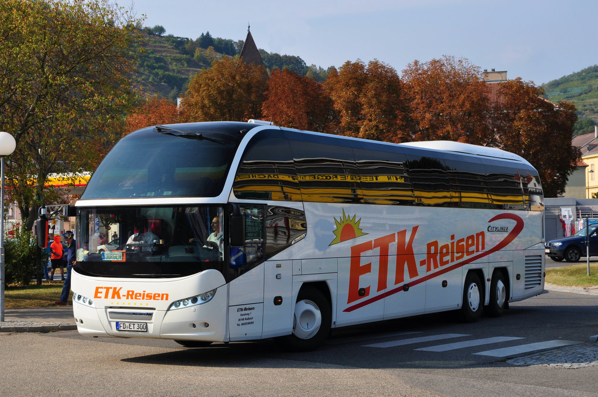 Neoplan Cityliner von ETK Reisen aus der BRD in Krems.