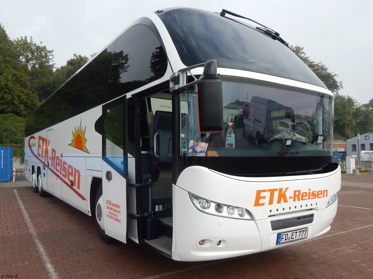 Neoplan Cityliner von ETK-Reisen aus Deutschland im Stadthafen Sassnitz. 