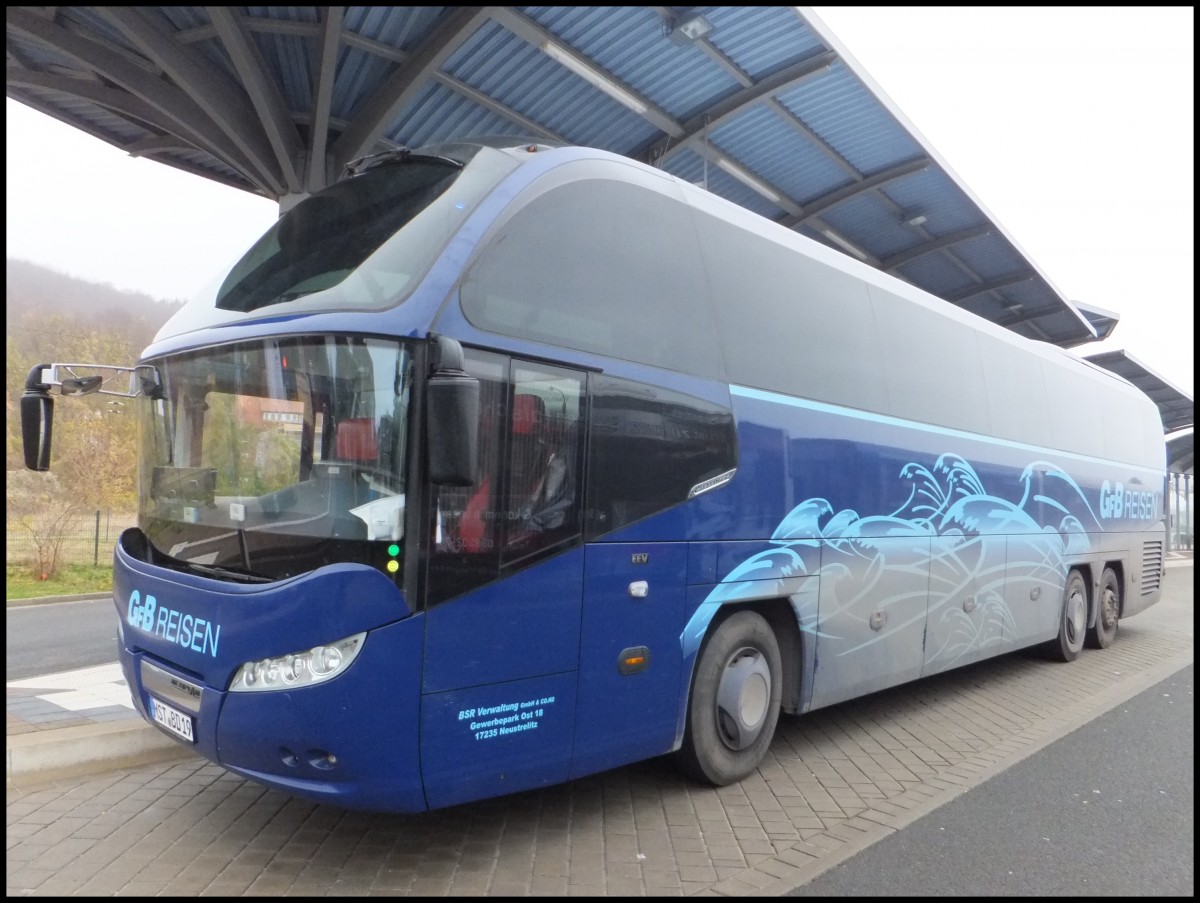 Neoplan Cityliner von GFB-Reisen aus Deutschland in Sassnitz.