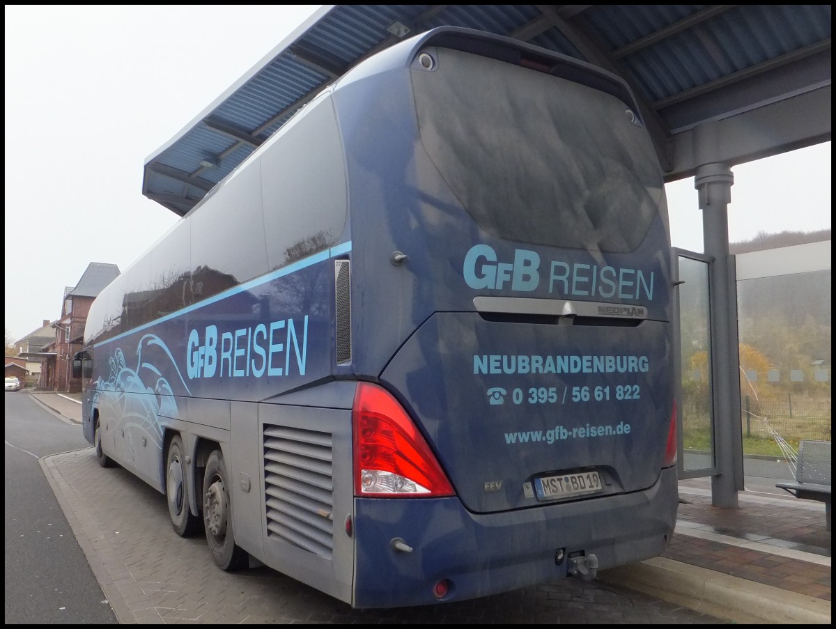 Neoplan Cityliner von GFB-Reisen aus Deutschland in Sassnitz.