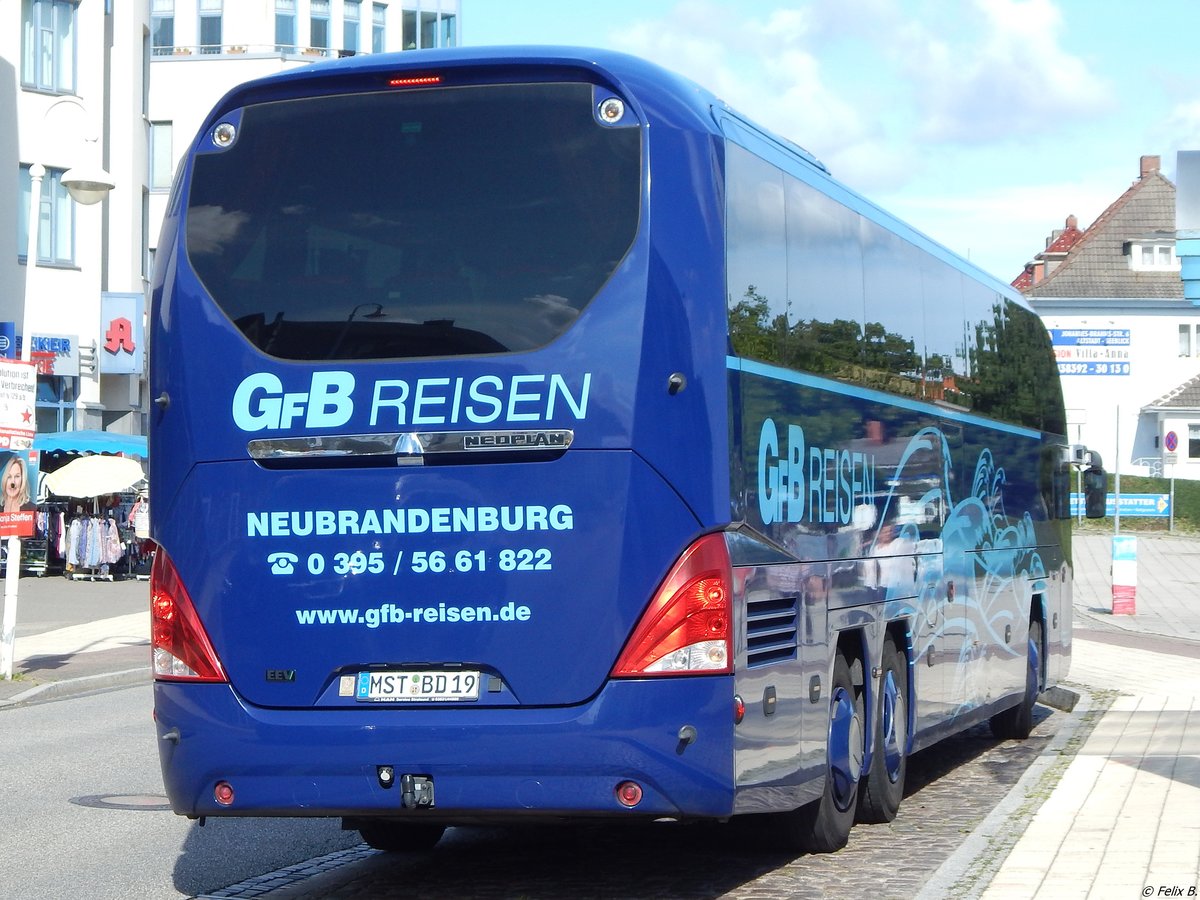 Neoplan Cityliner von GFB-Reisen aus Deutschland in Sassnitz. 