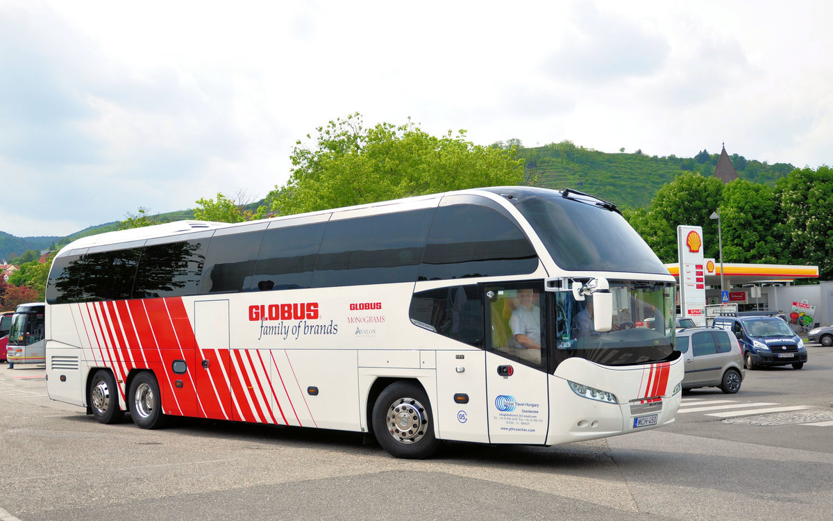 Neoplan Cityliner von Global Travel Hungary in Krems gesehen.