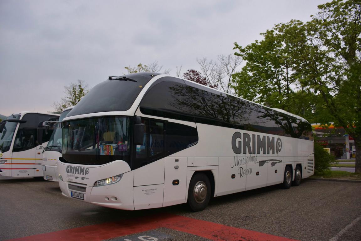 Neoplan Cityliner von GRIMM Reisen aus der BRD in Krems.