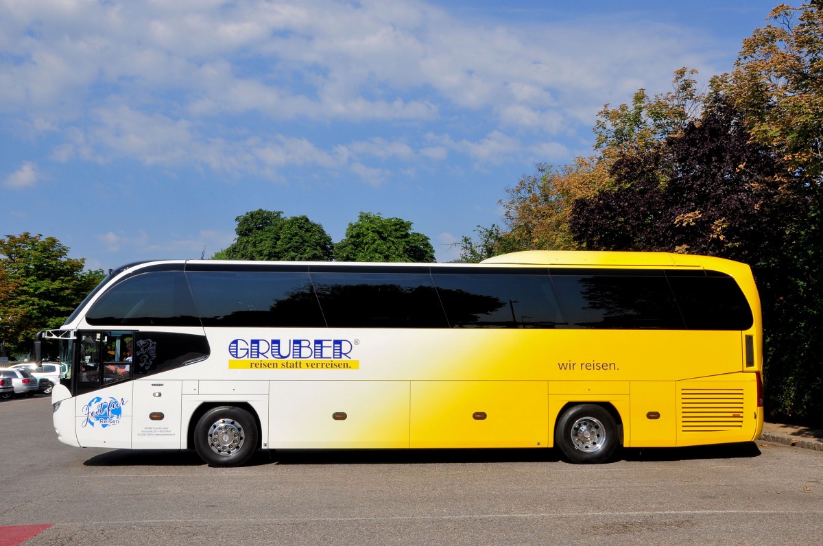 Neoplan Cityliner von Gruber Reisen aus sterreich in Krems.