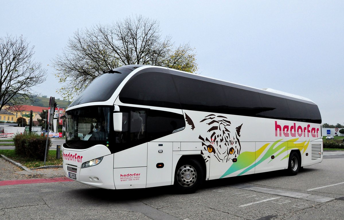 Neoplan Cityliner von Hedorfer Reisen aus der BRD in Krems gesehen.