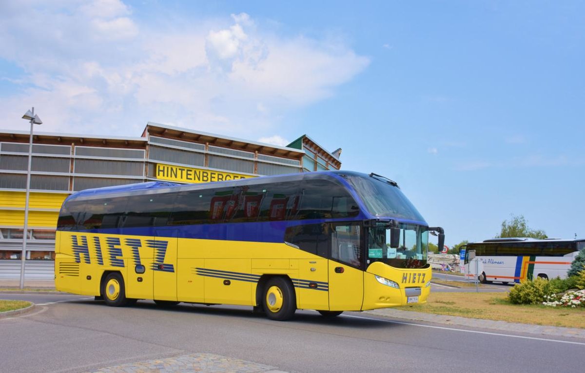 Neoplan Cityliner von Hietz Reisen aus sterreich 2017 in Krems.