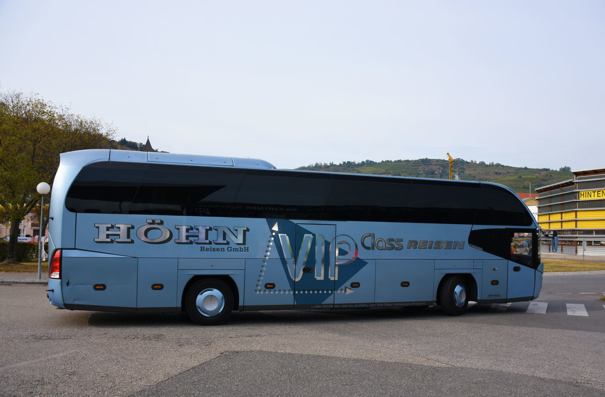 Neoplan Cityliner von HHN Reisen aus der BRD in Krems.