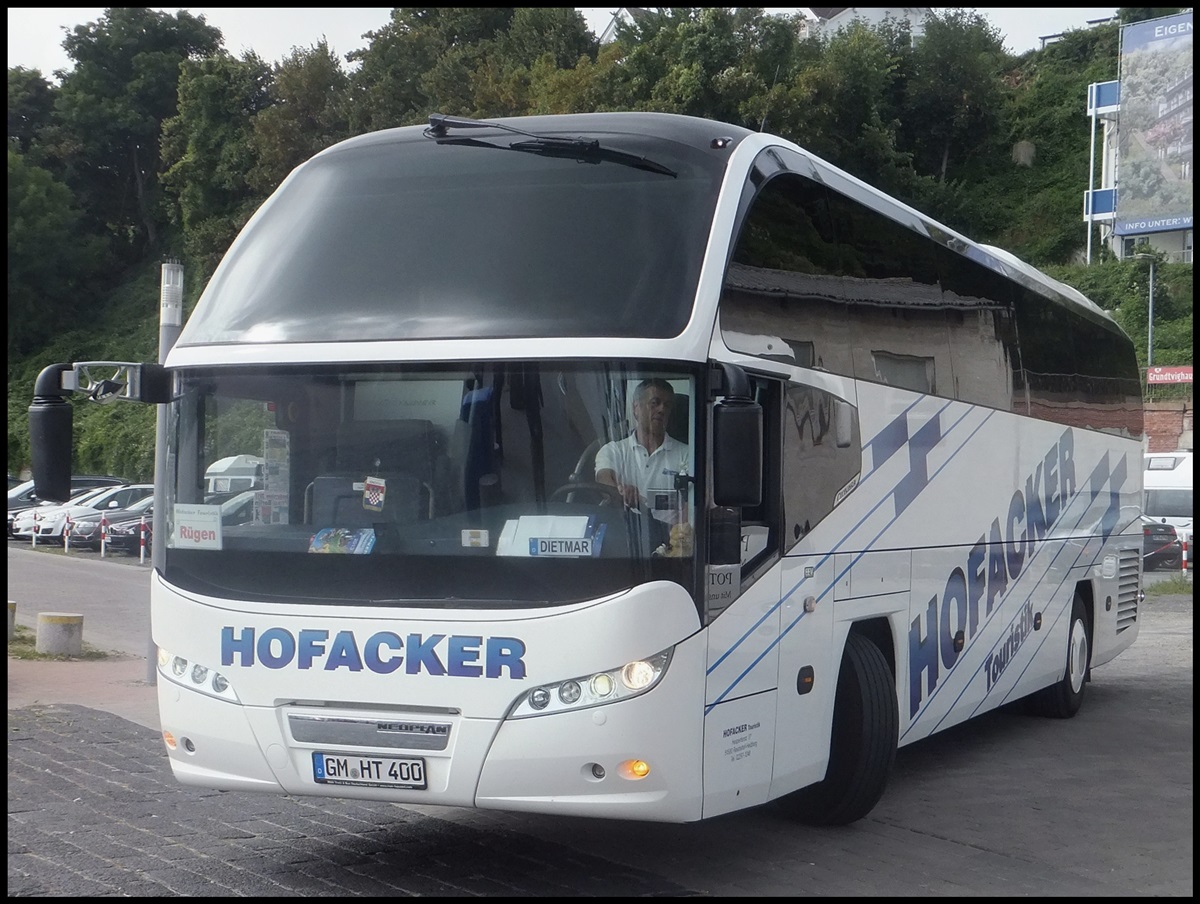 Neoplan Cityliner von Hofacker aus Deutschland im Stadthafen Sassnitz.