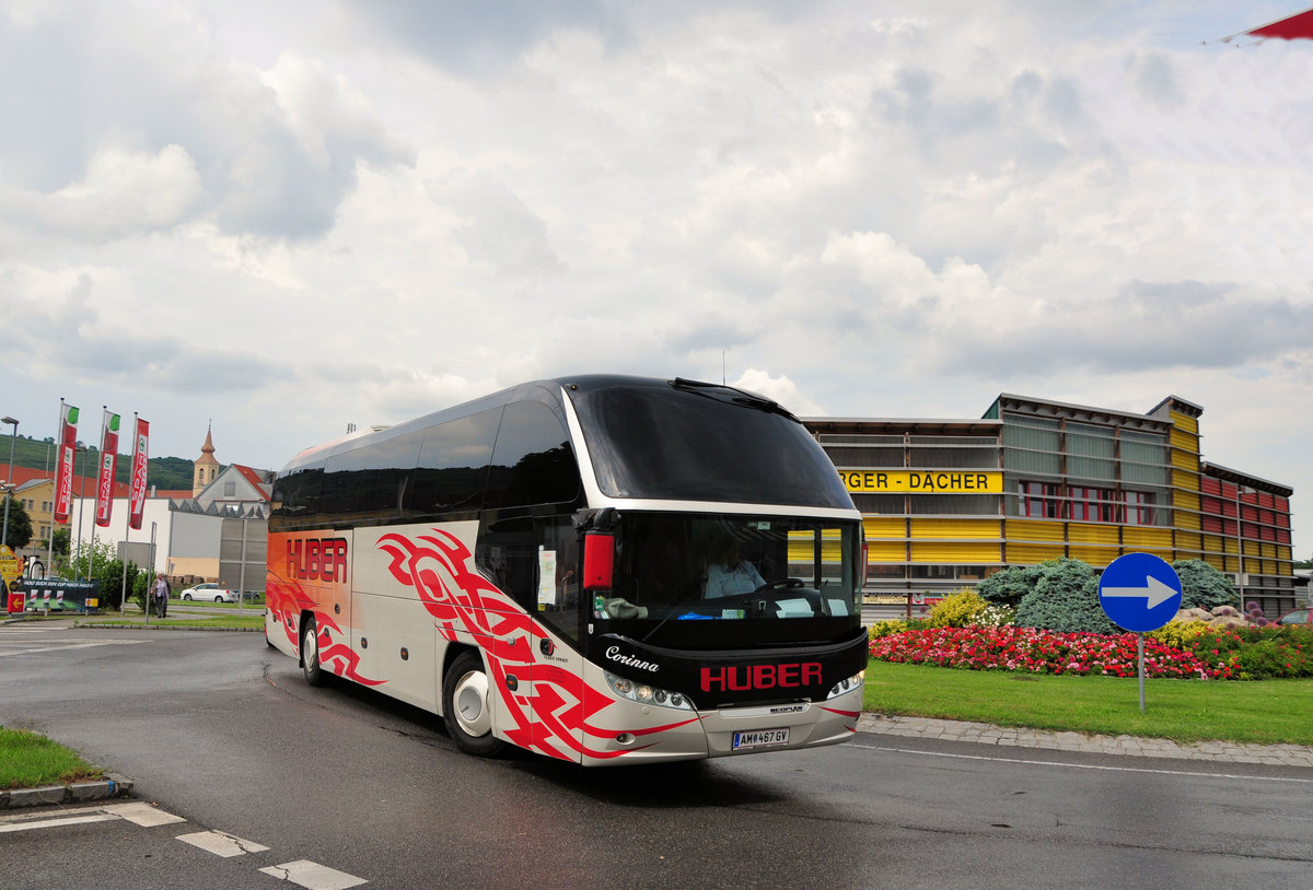 Neoplan Cityliner von Huber Reisen aus Niedersterreich in Krems unterwegs.