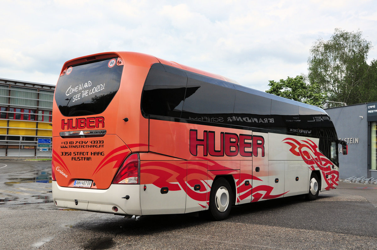 Neoplan Cityliner von Huber Reisen aus Niedersterreich in Krems unterwegs.