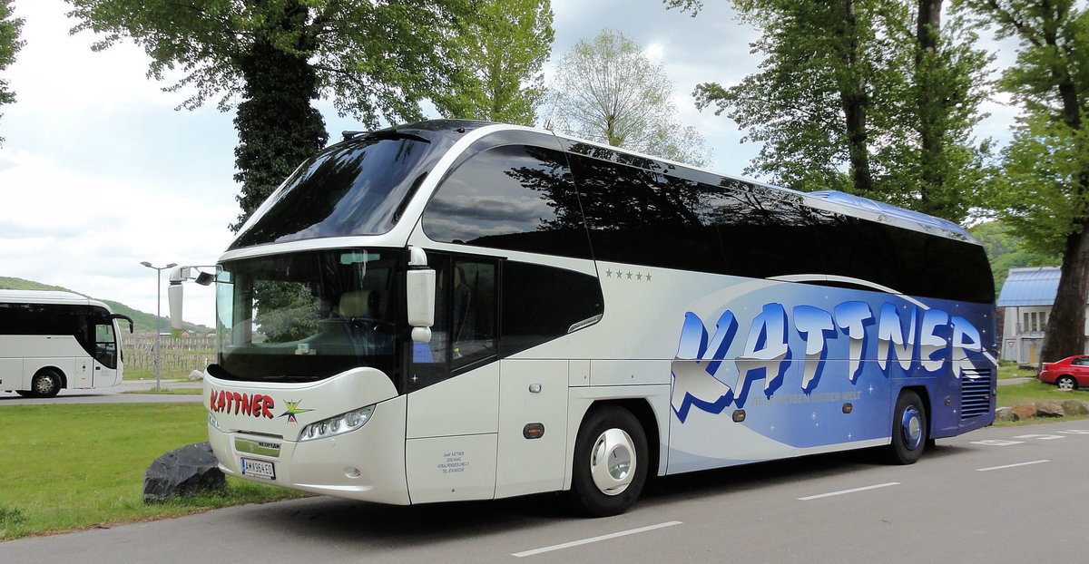 Neoplan Cityliner von Kattner Reisen aus sterreich in Drnstein/Niedersterreich gesehen.