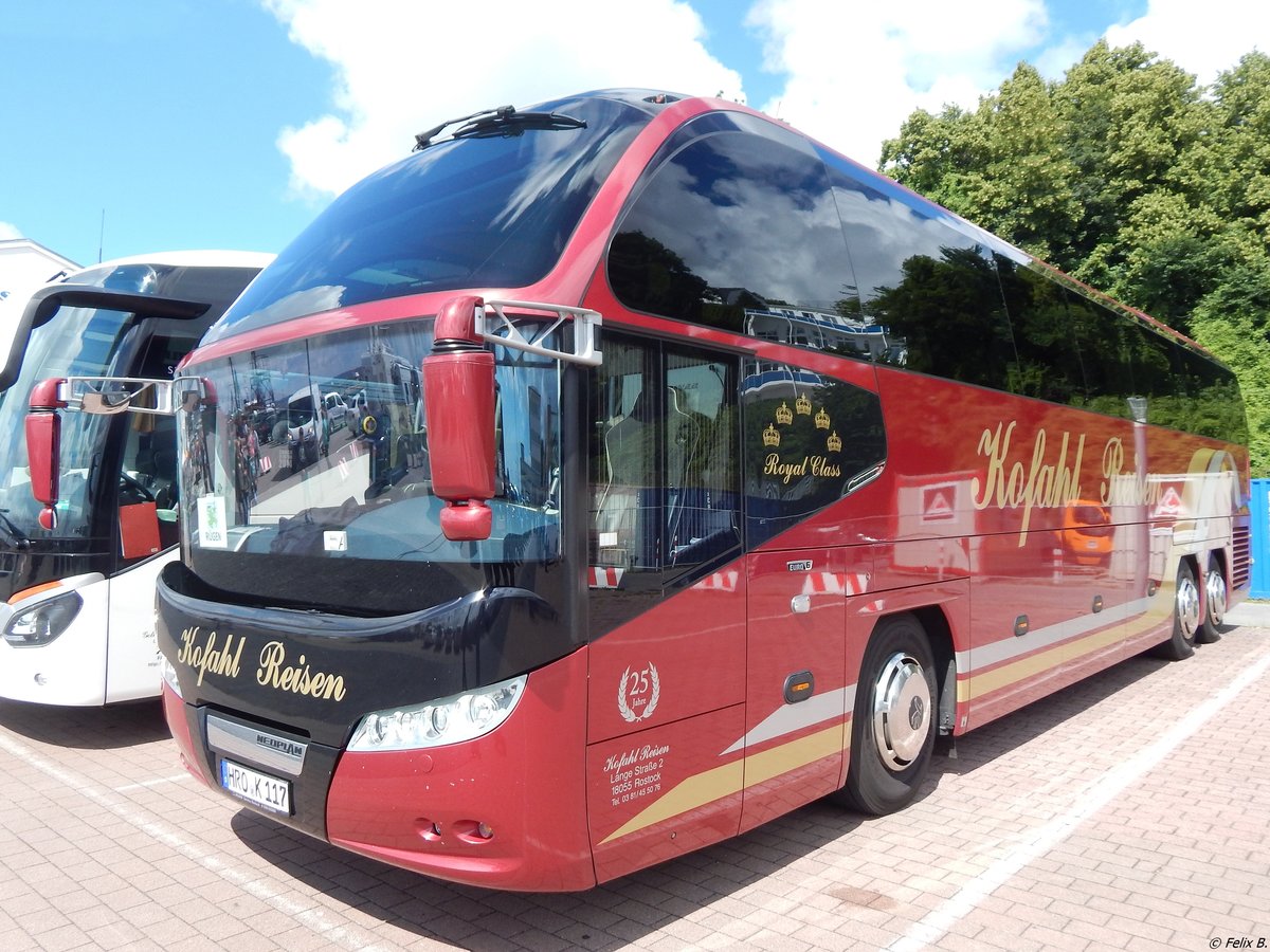 Neoplan Cityliner von Kofahl Reisen aus Deutschland im Stadthafen Sassnitz.