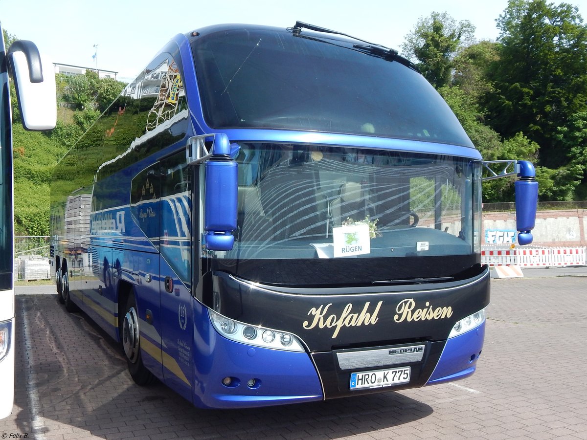 Neoplan Cityliner von Kofahl Reisen aus Deutschland im Stadthafen Sassnitz.