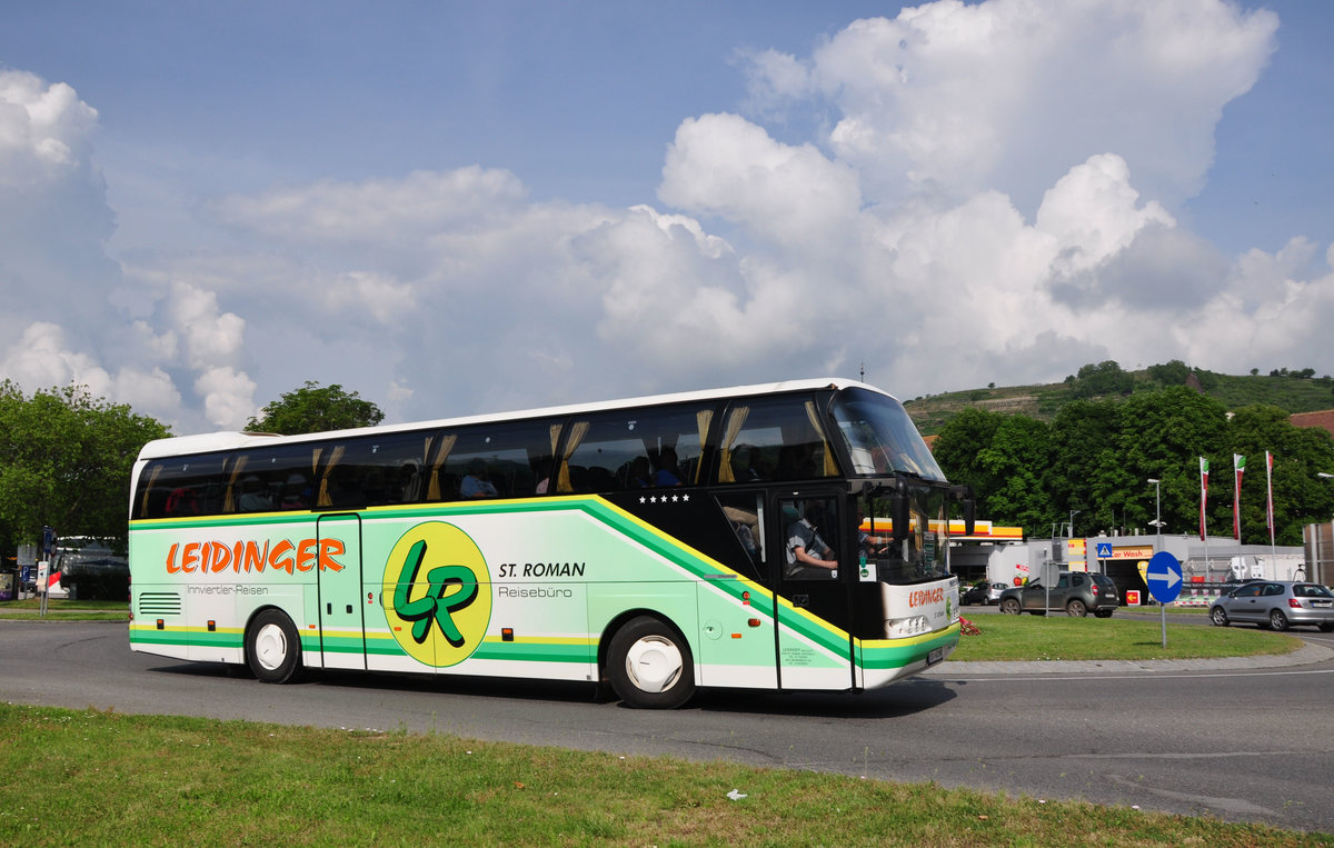 Neoplan Cityliner von Leidinger Reisen/Reisebro aus sterreich in Krems unterwegs.