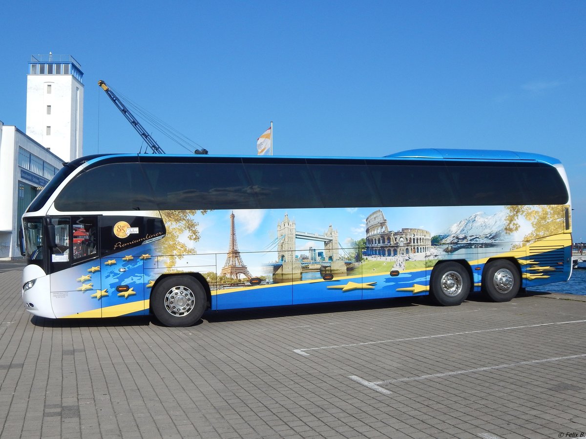 Neoplan Cityliner von Leistner Reisen aus Deutschland (ex Fischland-Darss-Tours) im Stadthafen Sassnitz.