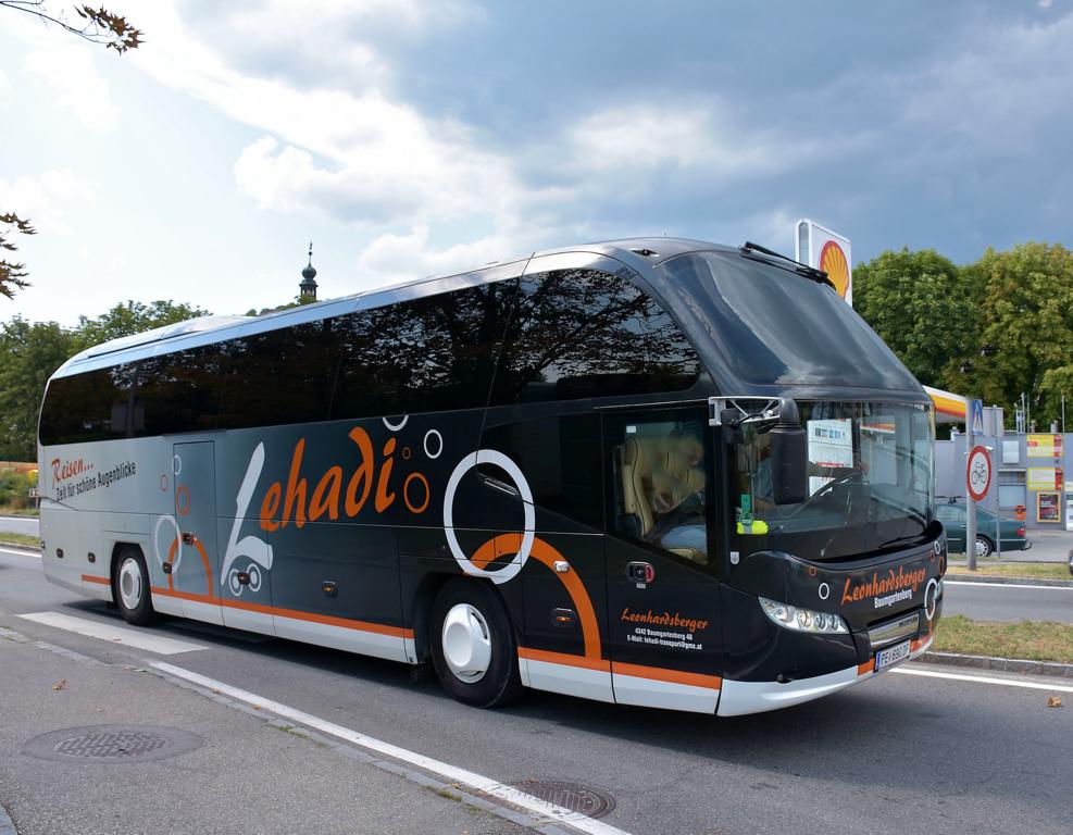 Neoplan Cityliner von Leonhardsberger Reisen aus sterreich 2017 in Krems. 