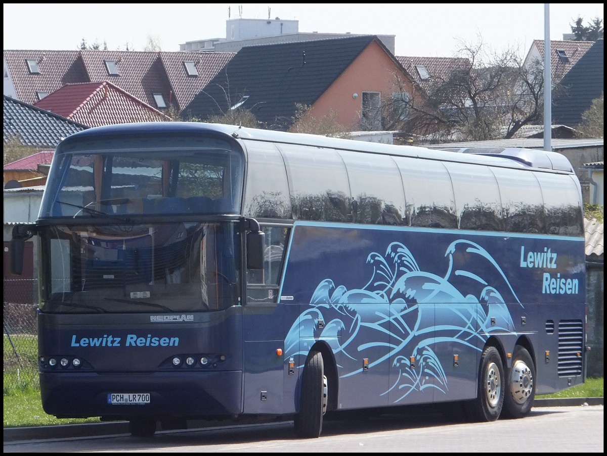 Neoplan Cityliner von Lewitz Reisen aus Deutschland in Bergen.