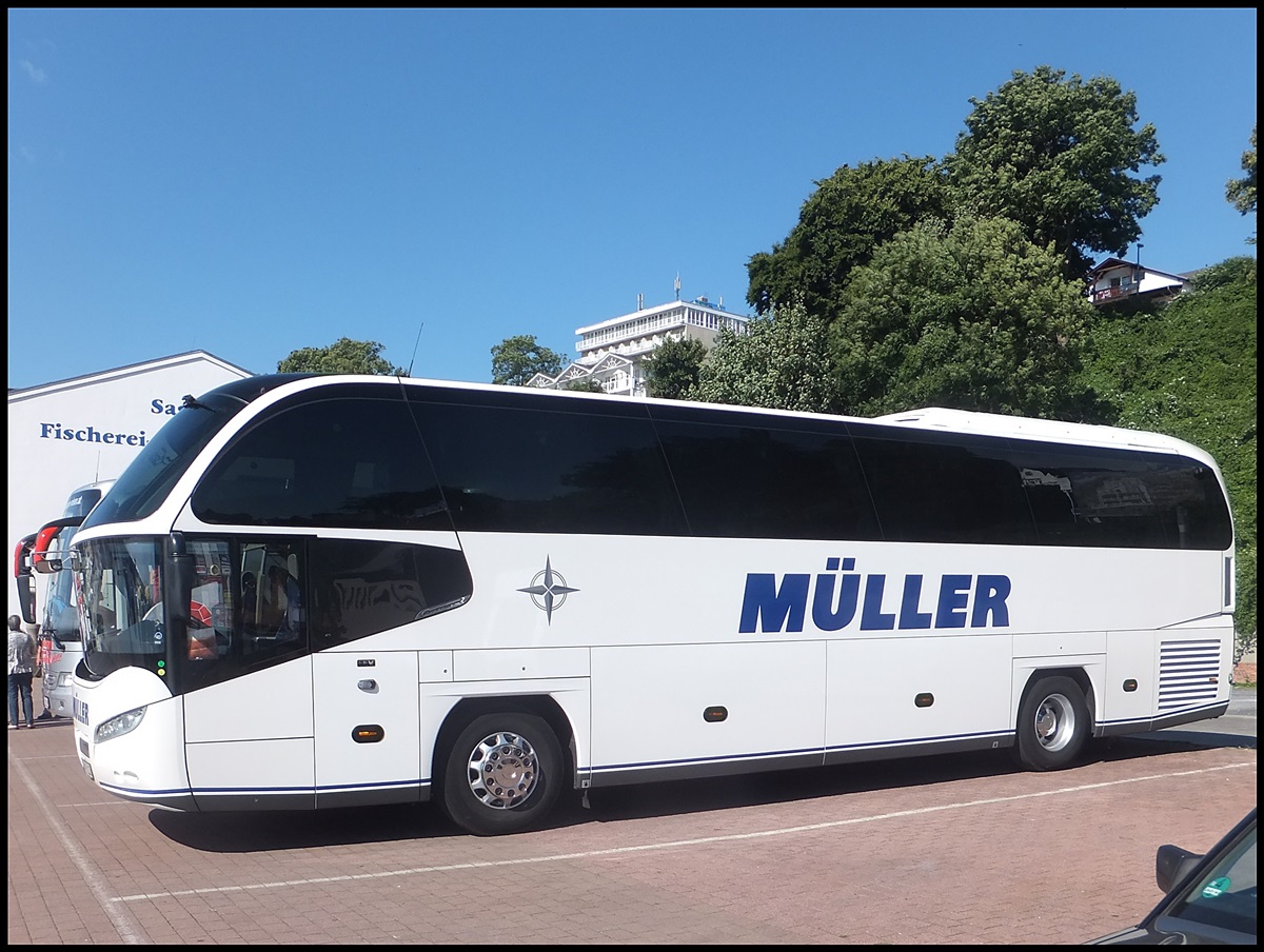 Neoplan Cityliner von Mller aus Deutschland im Stadthafen Sassnitz.