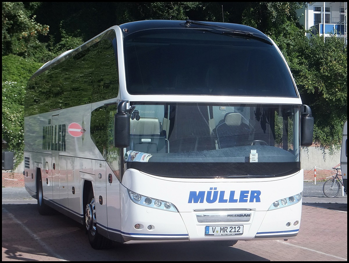 Neoplan Cityliner von Mller aus Deutschland im Stadthafen Sassnitz.