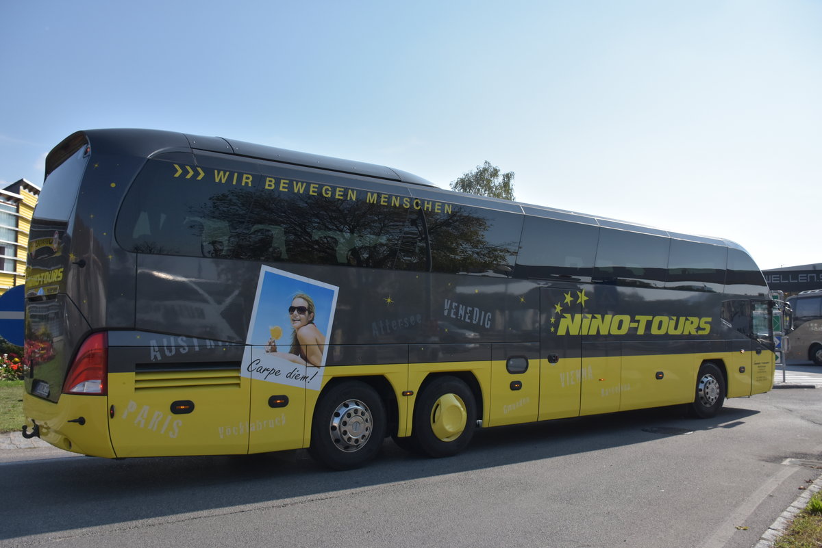 Neoplan Cityliner von NINO Tours aus der BRD 2017 in Krems.