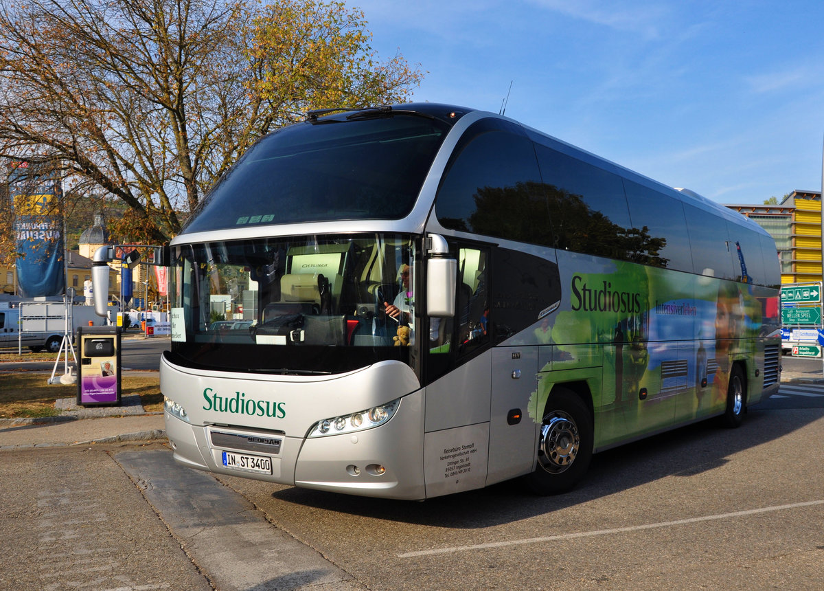 Neoplan Cityliner vom Reisebro STEMPFL aus der BRD in Krems.