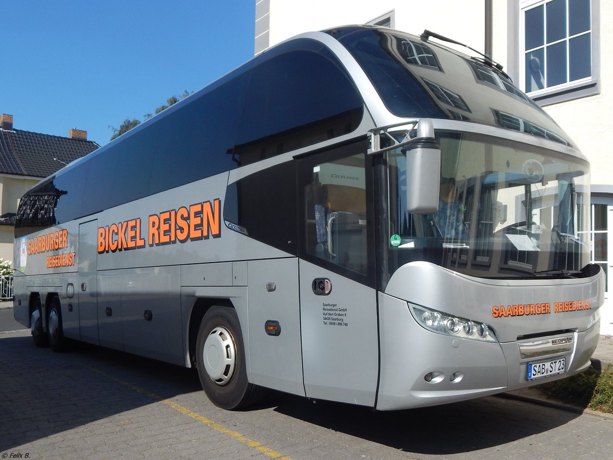 Neoplan Cityliner von Saarburger Reisedienst aus Deutschland in Sassnitz.