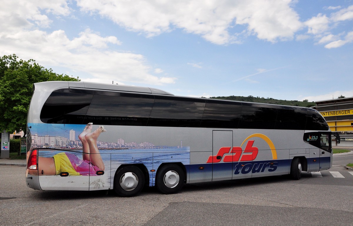 Neoplan Cityliner von SAB Tours aus sterreich im Mai 2015 in Krems.