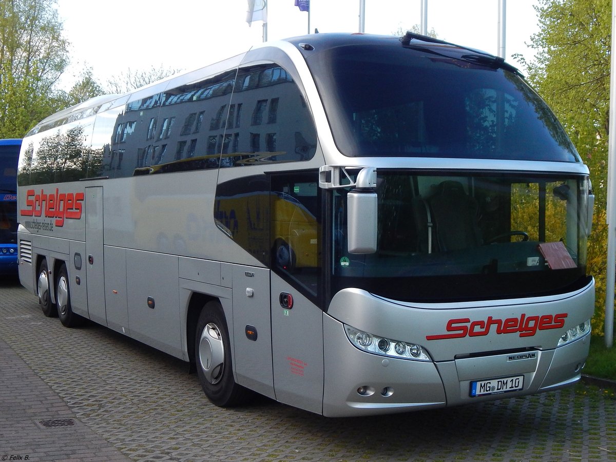 Neoplan Cityliner von Schelges aus Deutschland in Bergen.