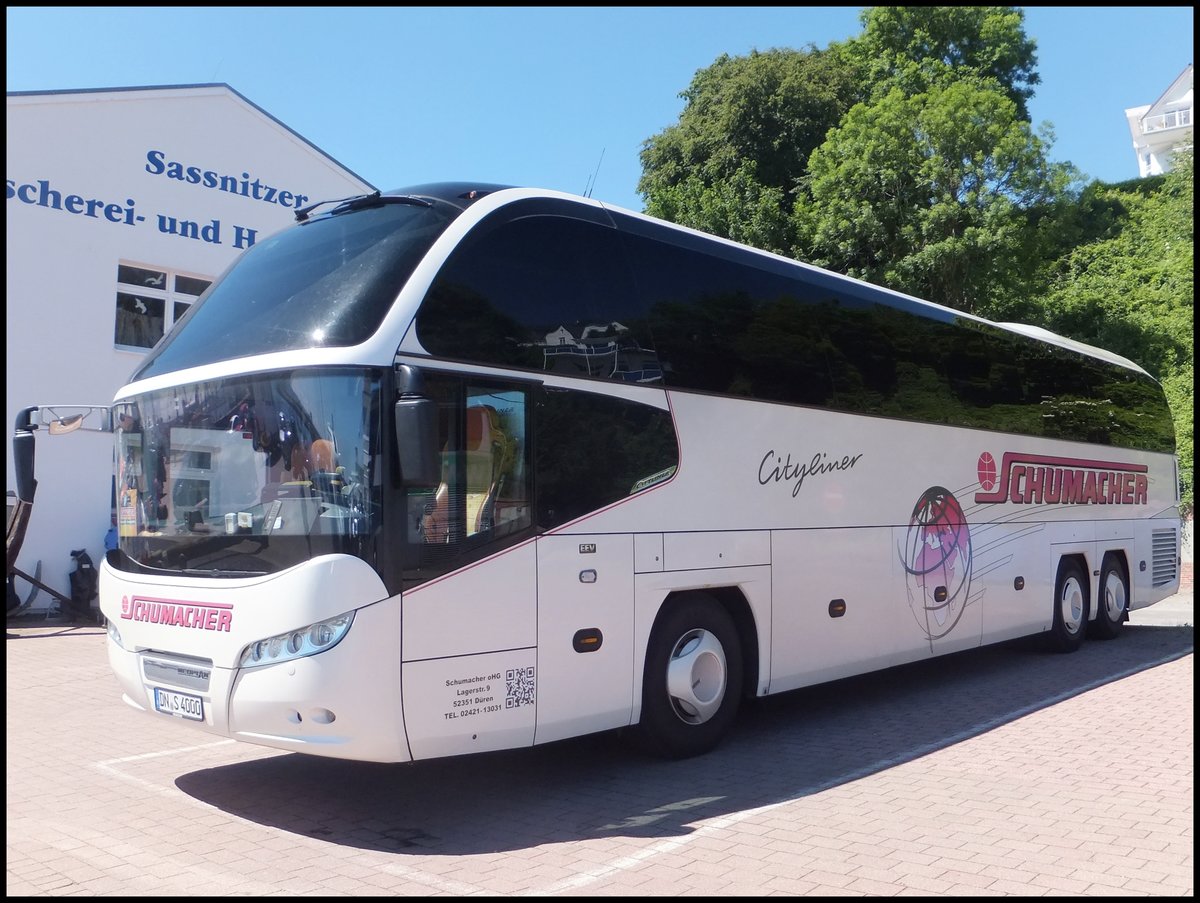 Neoplan Cityliner von Schumacher aus Deutschland im Stadthafen Sassnitz.