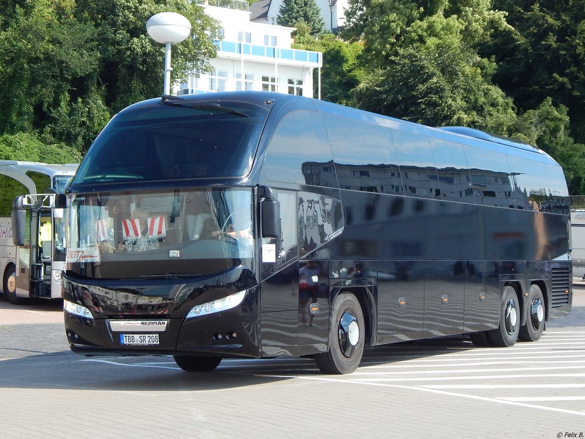 Neoplan Cityliner von Seitz aus Deutschland im Stadthafen Sassnitz. 