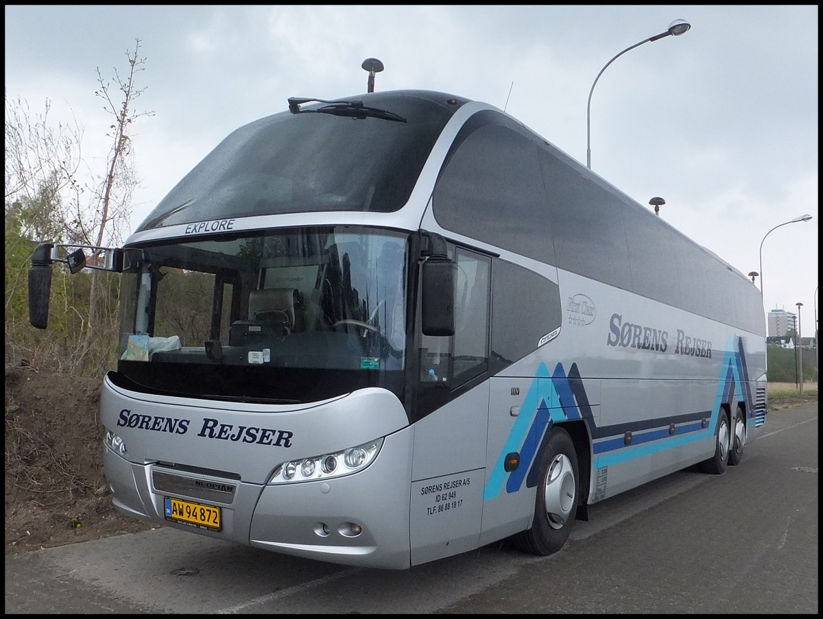 Neoplan Cityliner von Srens Rejser aus Dnemark im Stadthafen Sassnitz.