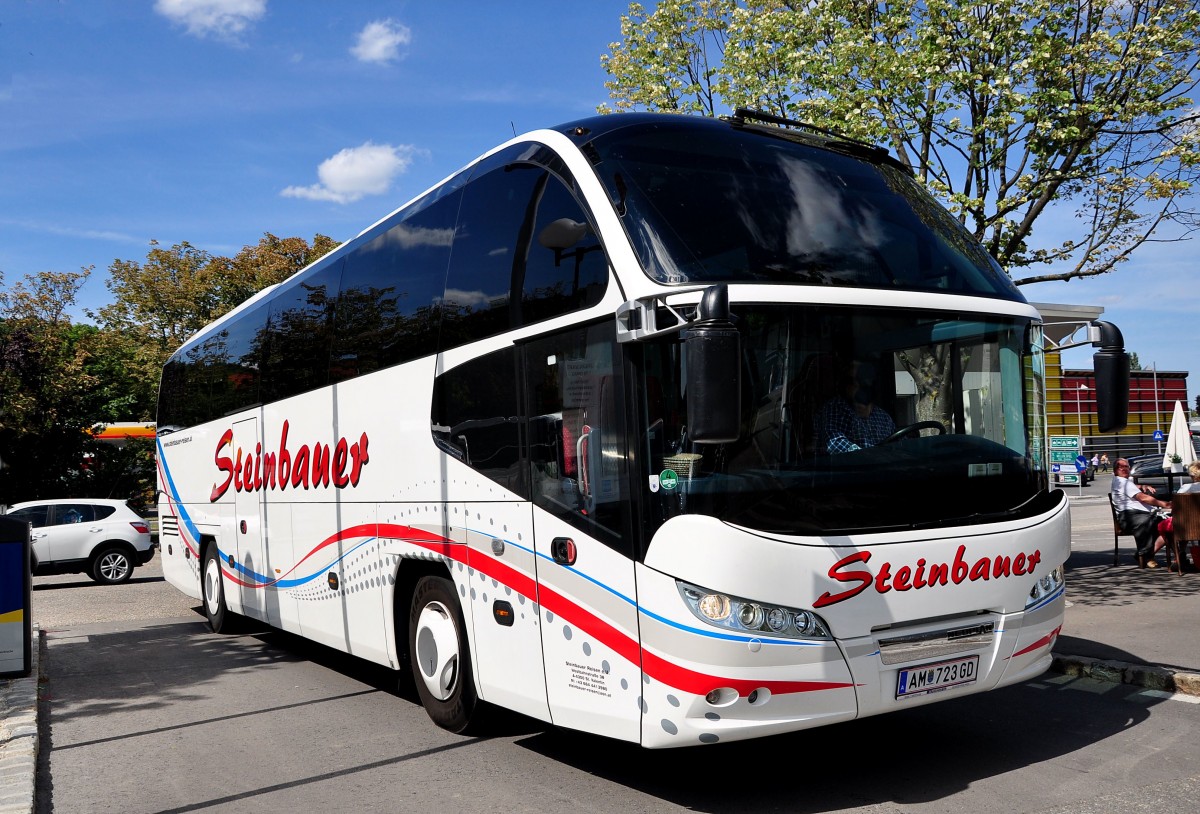 Neoplan Cityliner von Steinbauer Reisen aus Niedersterreich in Krems.