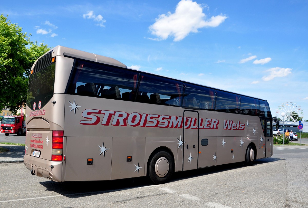 Neoplan Cityliner von Stroissmller Reisen aus Obersterreich in Krems.