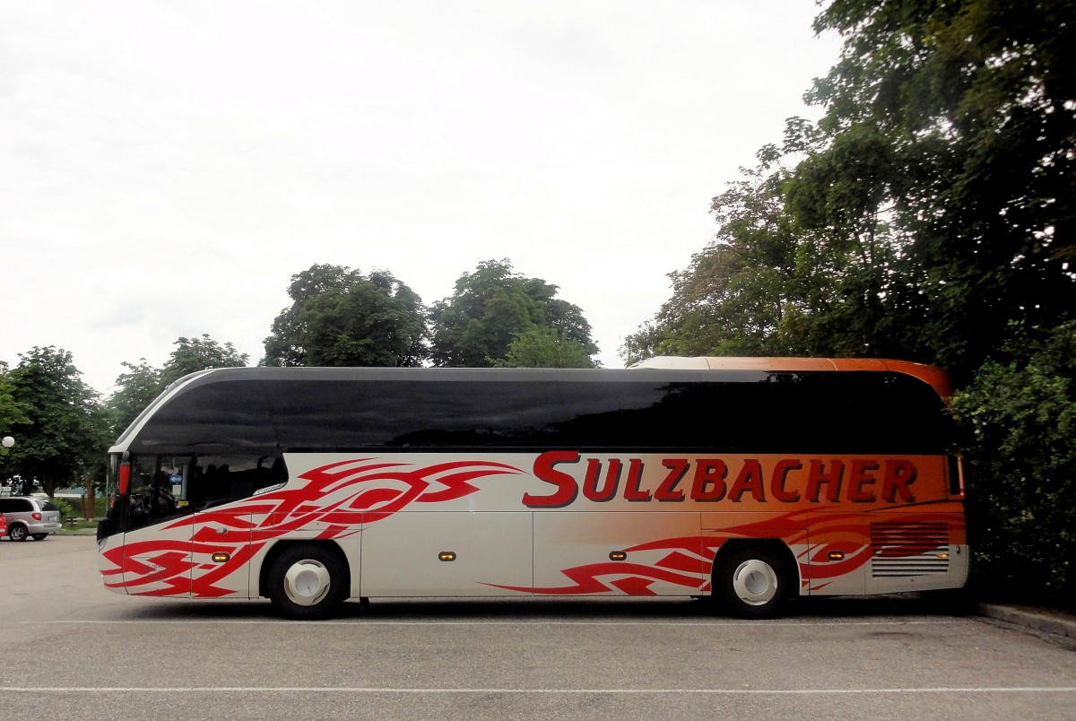 NEOPLAN CITYLINER von SULZBACHER Reisen / sterreich am 27.6.2013 in Krems gesehen.