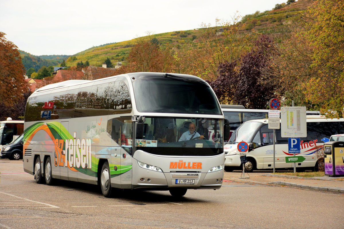 Neoplan Cityliner von SZ-Mller Reisen aus der BRD in Krems.