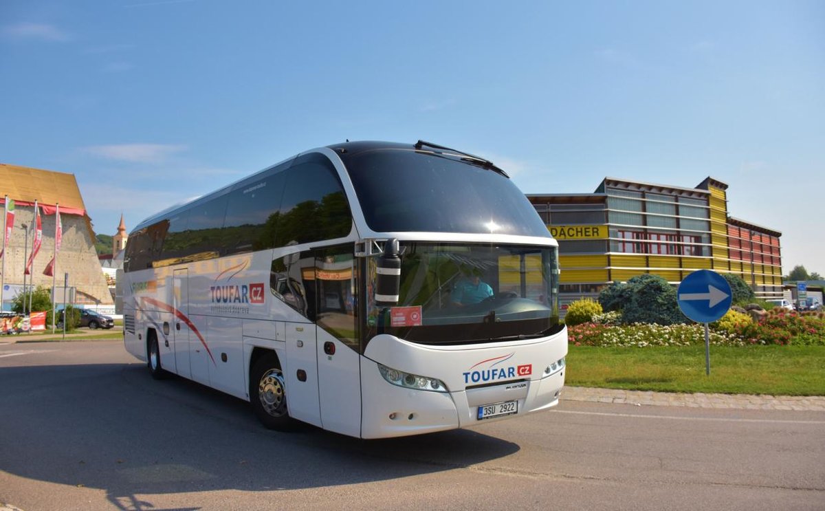 Neoplan Cityliner von Toufar Reisen aus der CZ 2018 in Krems.