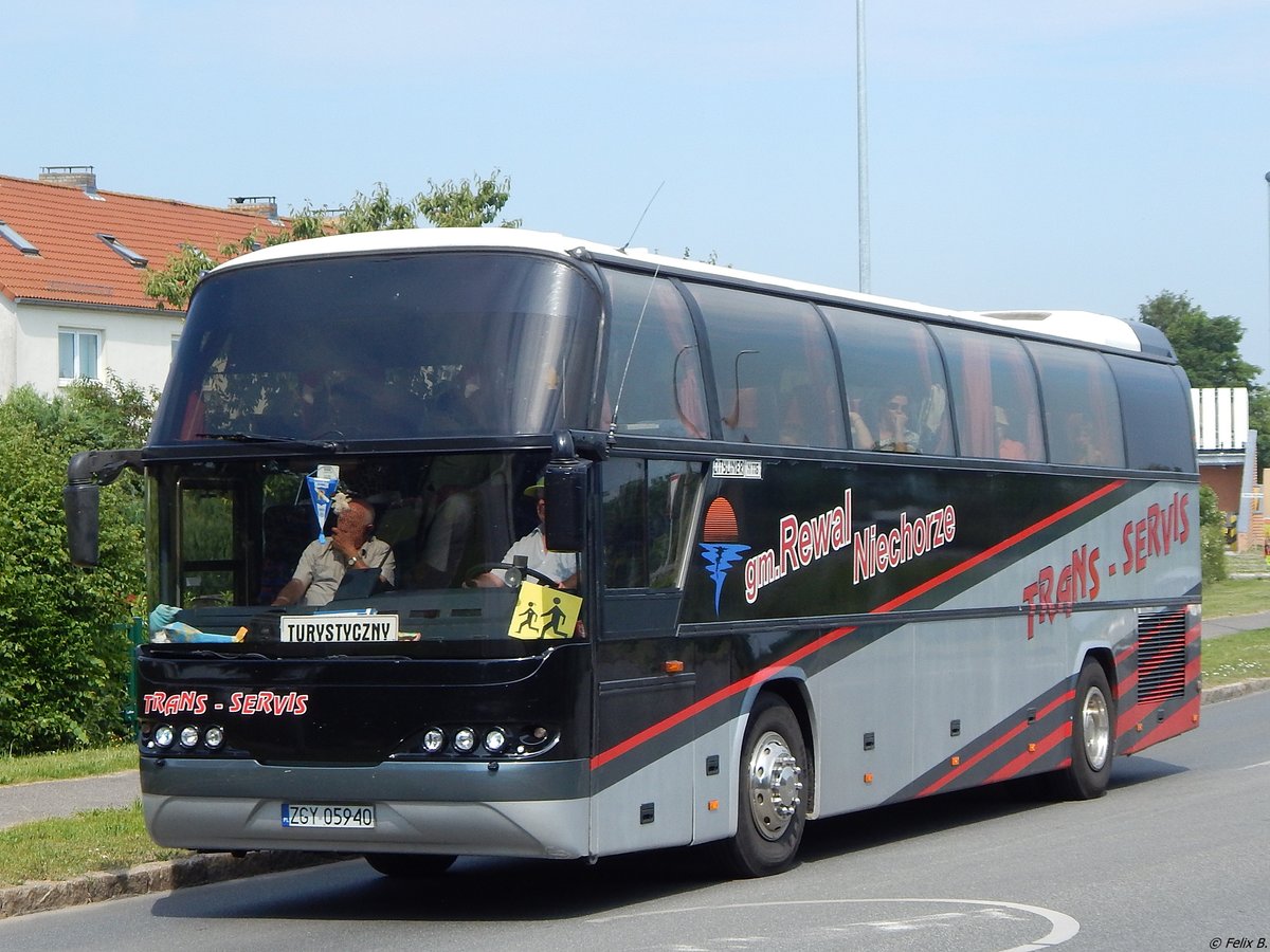 Neoplan Cityliner von Trans-Servis aus Polen im Stadthafen Sassnitz.