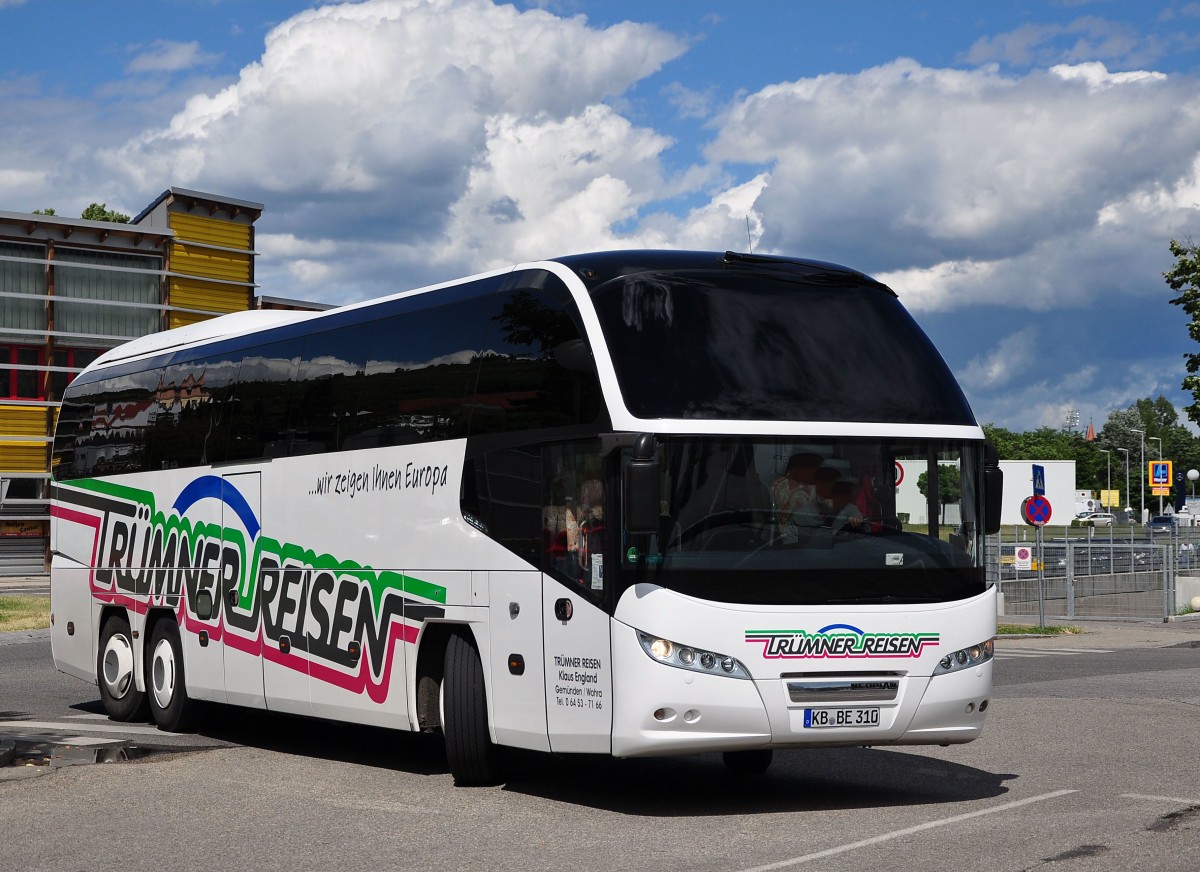 Neoplan Cityliner von Trmner Reisen aus der BRD im Juni 2015 in Krems.