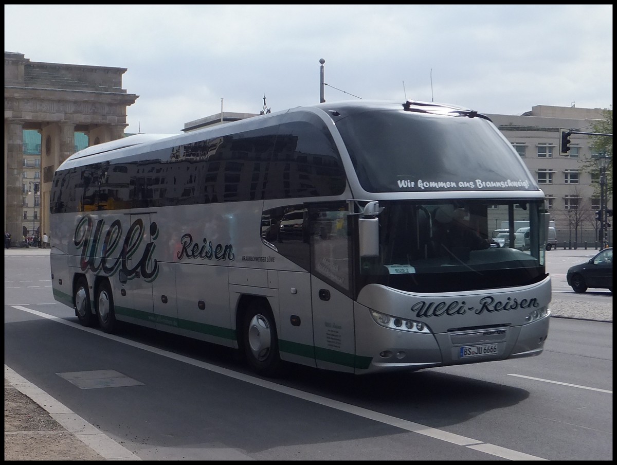 Neoplan Cityliner von Ulli Reisen aus Deutschland in Berlin.