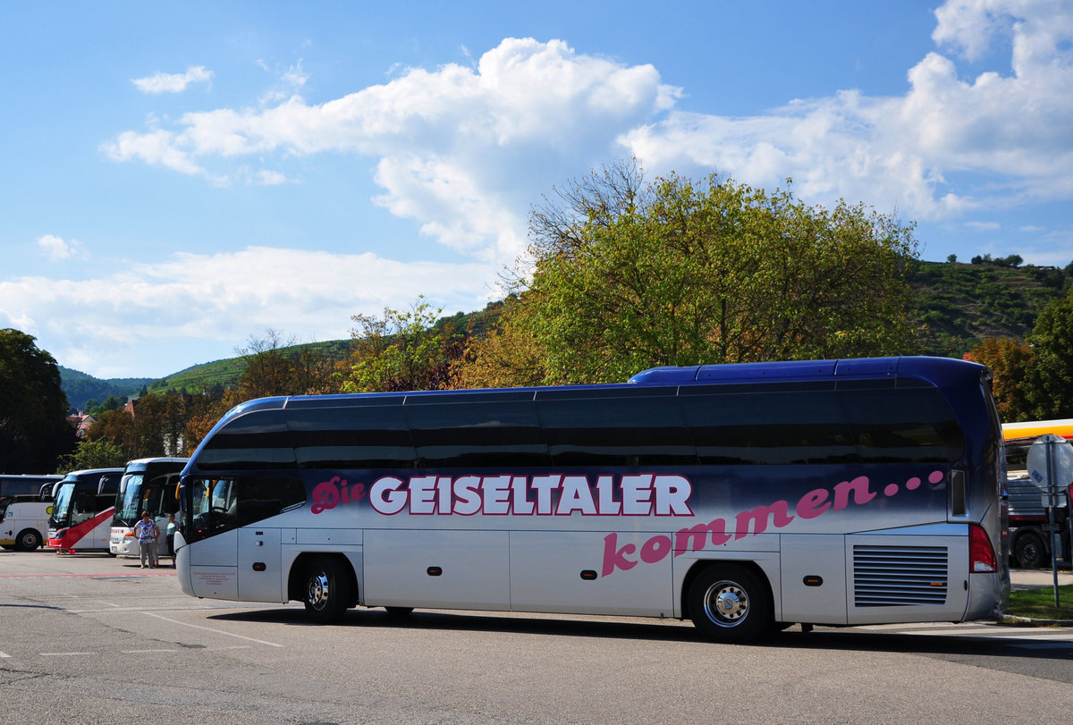 Neoplan Cityliner von Volker Richter Reisen aus der BRD in Krems gesehen.