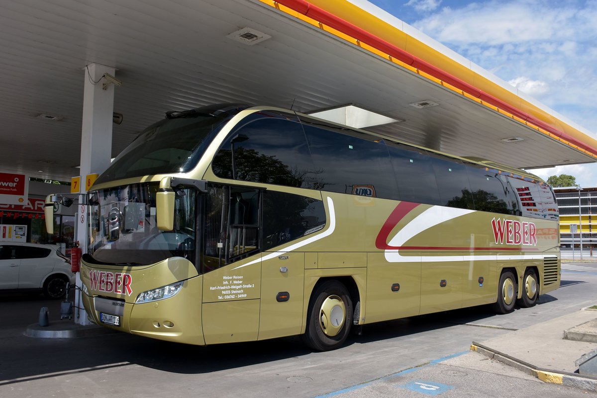 Neoplan Cityliner von WEBER Reisen aus der BRD 06/2017 in Krems.